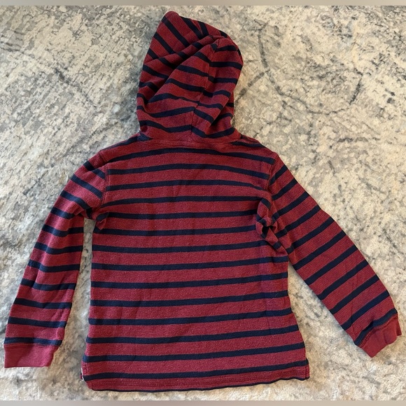 Carter’s boys long sleeve shirt red/blue stripes with hood - size 5T - Picture 3 of 3